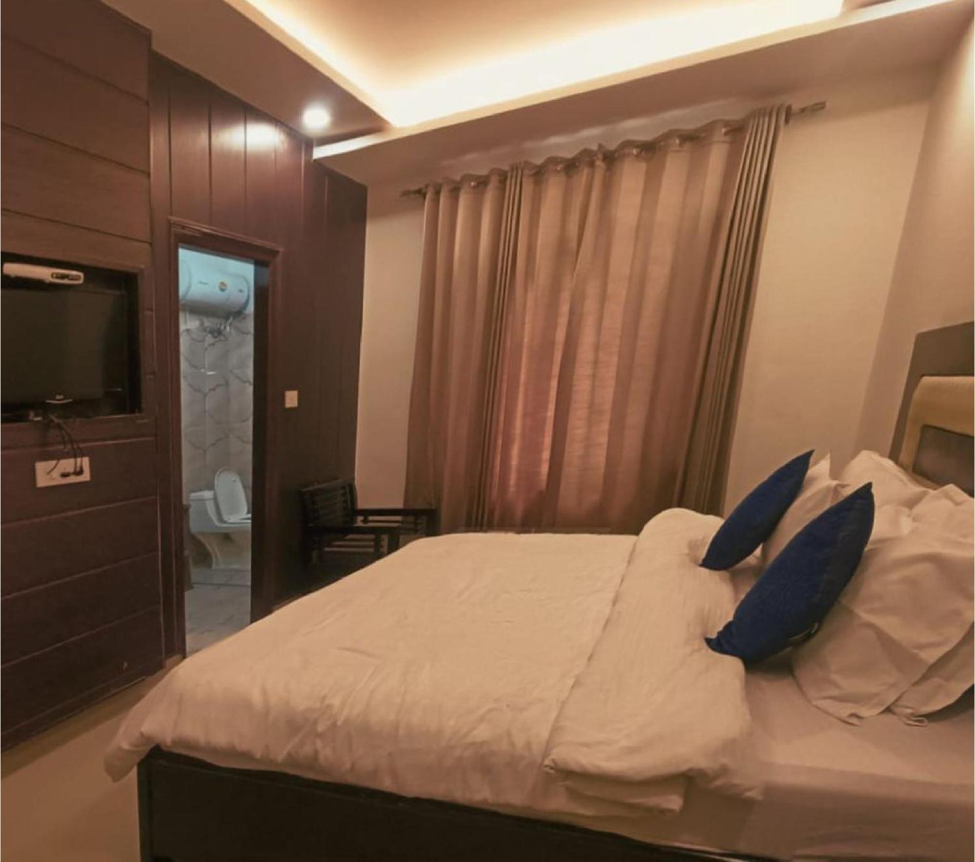 Hotel Wild Rose - Dalhousie Ngoại thất bức ảnh